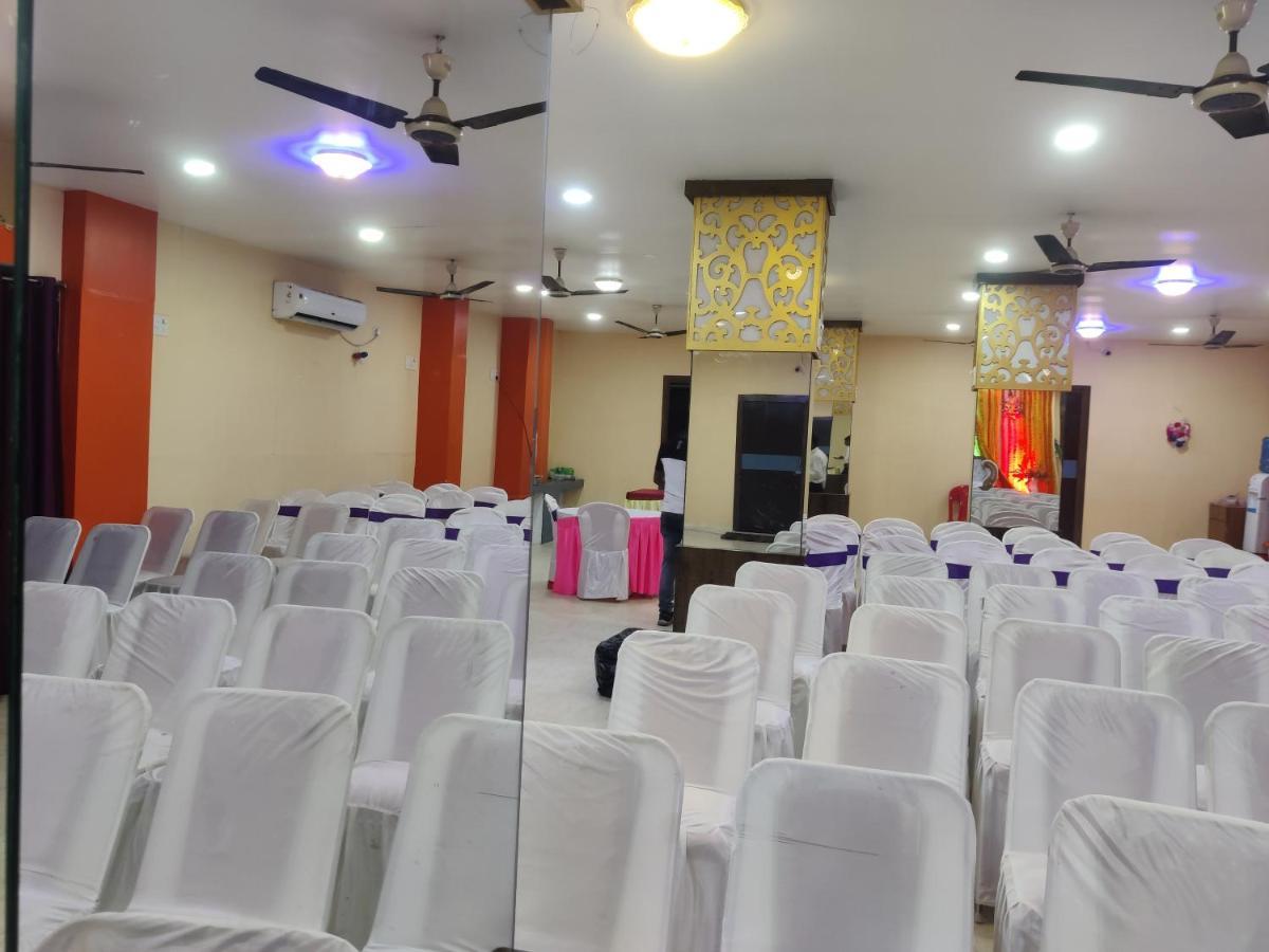 Matri Hotel&Banquets Patna  Bagian luar foto